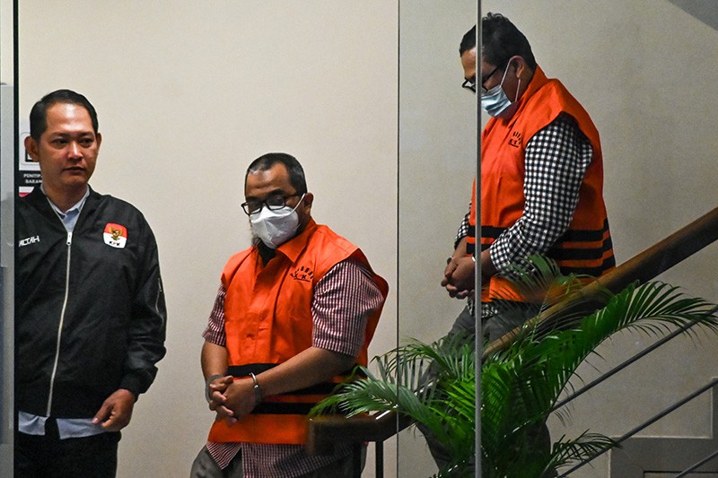 Tampang 2 Pegawai Ditjen Pajak Ditahan KPK - Bagian 1