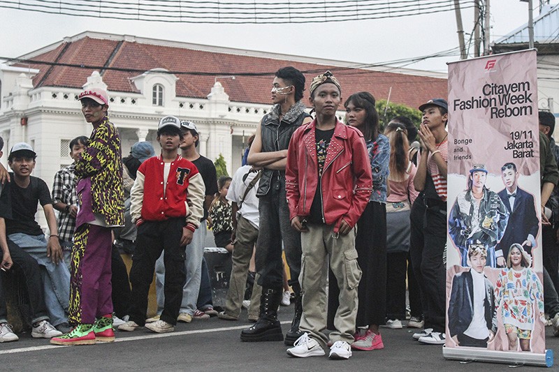 Gaya Anak Muda Ikuti Citayam Fashion Week Reborn - Bagian 1