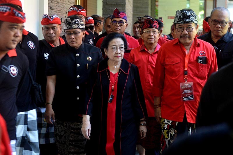 Megawati Pimpin Konsolidasi Internal PDIP untuk Menangkan Ganjar-Mahfud - Bagian 1