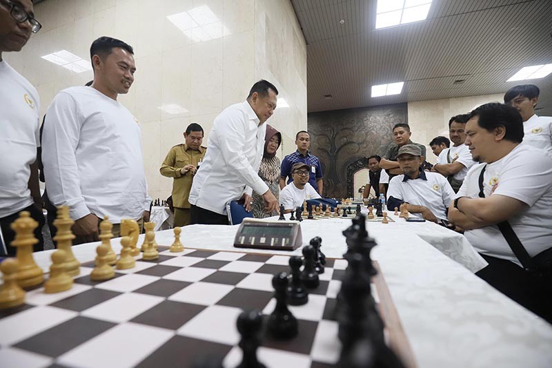 Ketika Para Wartawan Serius Ikuti Turnamen Catur - Bagian 3