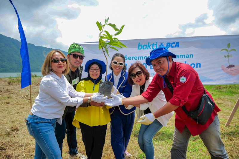 Komitmen Lestarikan Lingkungan, BCA Lakukan Green Action Penanaman 38.500 Pohon di Bali - Bagian 1