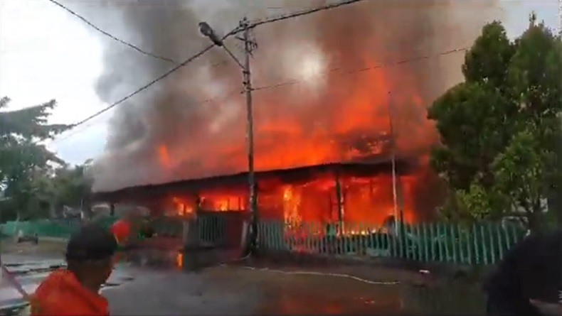 Kebakaran di Pontianak, 2 Rumah Dinas Prajurit TNI AD Hangus