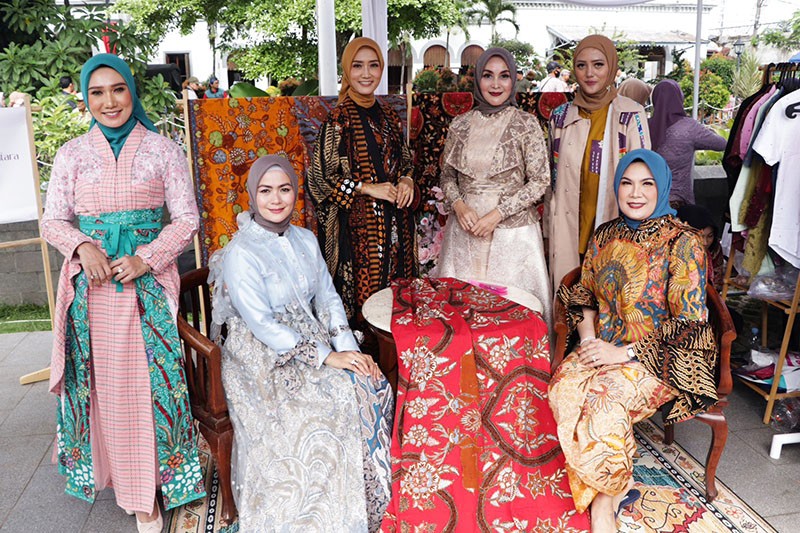 Korem 061/SK melalui Persit Kartika Chandra Kirana Inisiasi Bogor Cinta Batik - Bagian 1