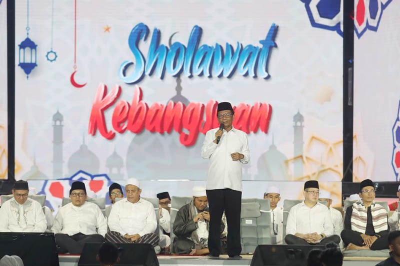 Mahfud MD dan HT Hadiri Sholawat Kebangsaan, Diikuti Ribuan Santri dan Warga Jember - Bagian 1