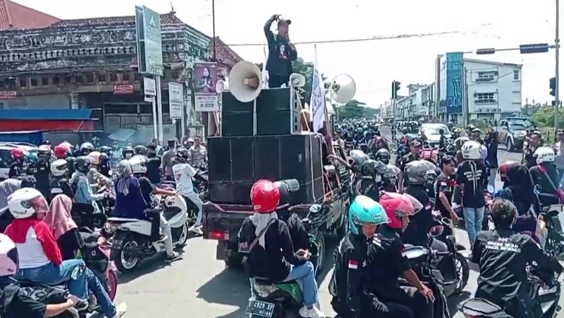 Ribuan Buruh Majalengka Blokade Jalan Nasional, Lalu Lintas Macet 30 Km