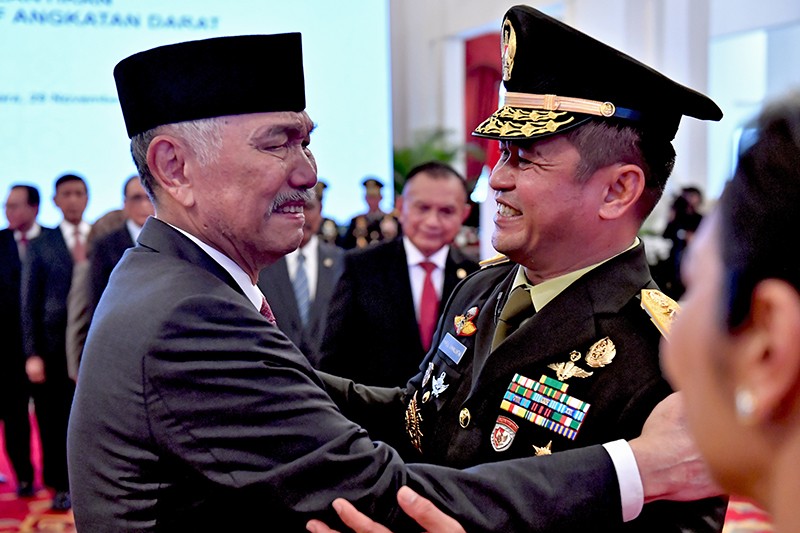 Ekspresi Haru Luhut Menantunya Dilantik Menjadi KSAD - Bagian 1