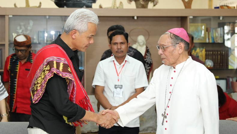 Ganjar Pranowo Dapat Pesan Khusus dari Uskup Agung Kupang soal BBM dan SDM di NTT
