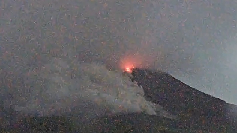 Gunung Merapi Erupsi, Warga Diimbau Tak Beraktivitas di Sekitar Lereng Merapi Radius 5-7 Km