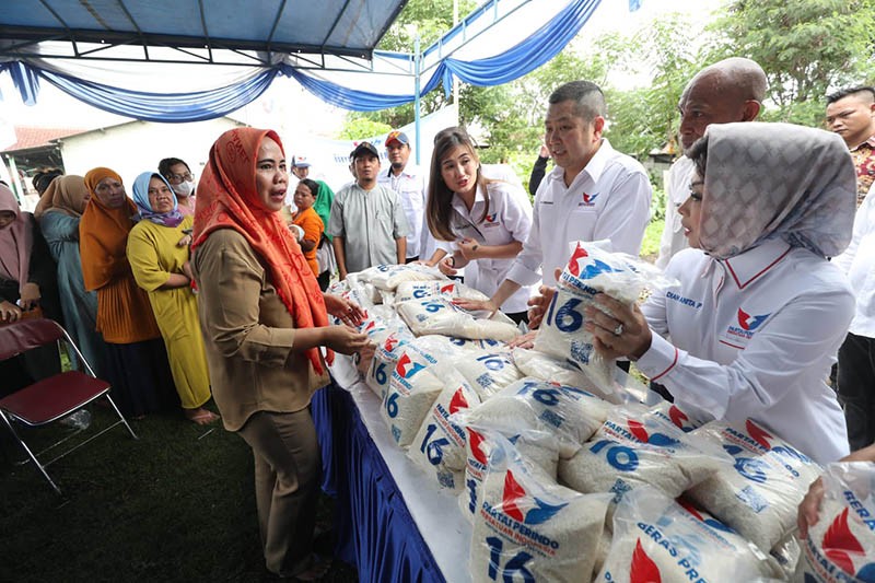 Partai Perindo Gelar Bazar Murah dan Pengobatan Gratis di Tangerang - Bagian 2