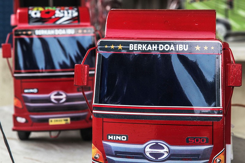Pedagang Miniatur Truk Eksis di Tengah Gempuran Mainan Plastik Asal China - Bagian 4