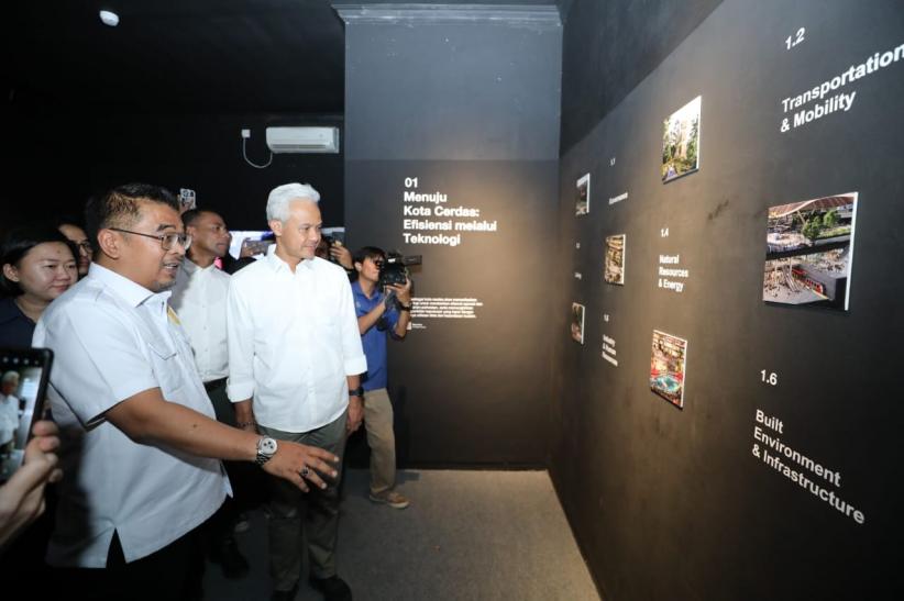 Ganjar Pranowo Kunjungi Rumah Teknologi di IKN - Bagian 2