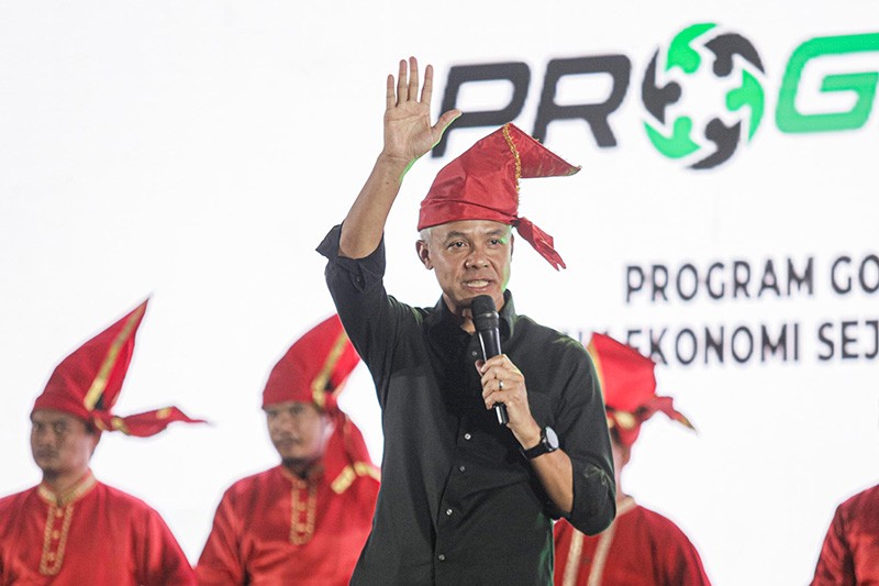 Ganjar Pranowo Hadir di Deklarasi Program Gotong Royong untuk Ekonomi Sejahtera dan Inklusif - Bagian 1