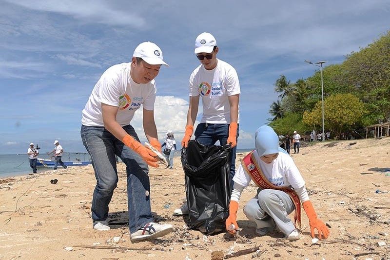 Transplantasi 5.000 Bibit Terumbu Karang di Pulau Samalona Makassar - Bagian 4