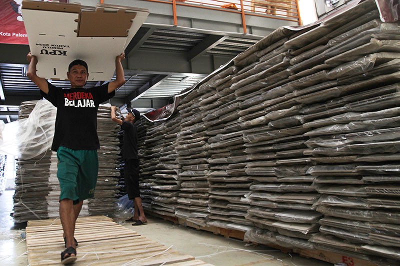Melihat Proses Perakitan Kotak Suara Pemilu 2024 - Bagian 4