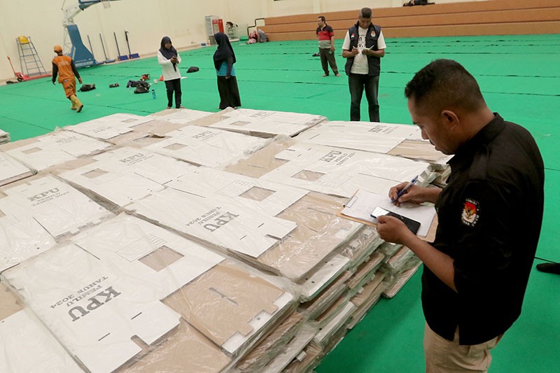 Logistik Pemilu 2024 Mulai Didistribusikan ke Tingkat Kecamatan - Bagian 4
