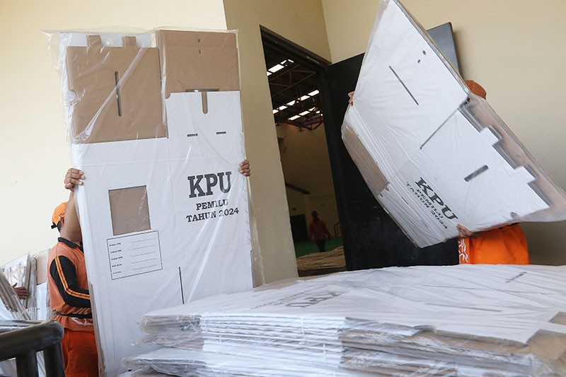 Logistik Pemilu 2024 Mulai Didistribusikan ke Tingkat Kecamatan - Bagian 1