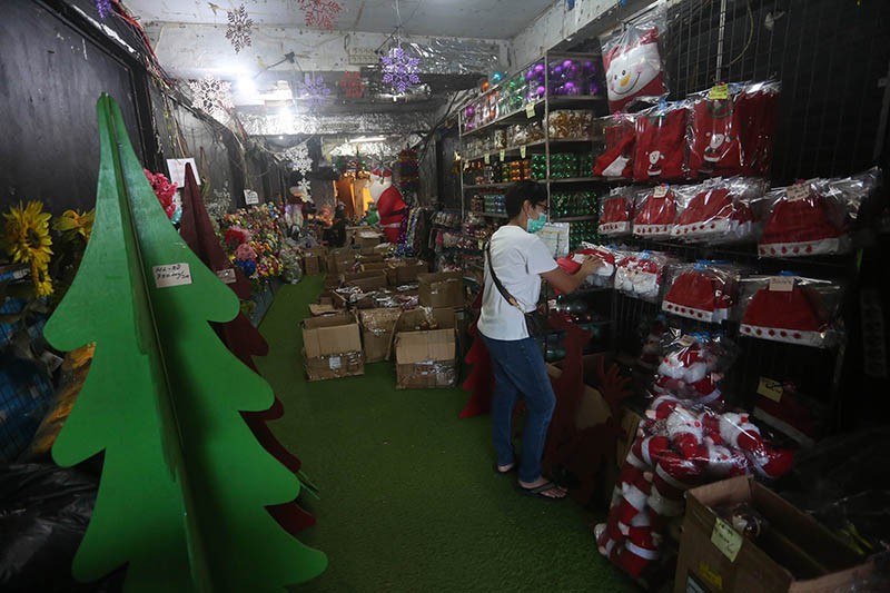 Borong Pernak-pernik Natal di Pasar Asemka - Bagian 1