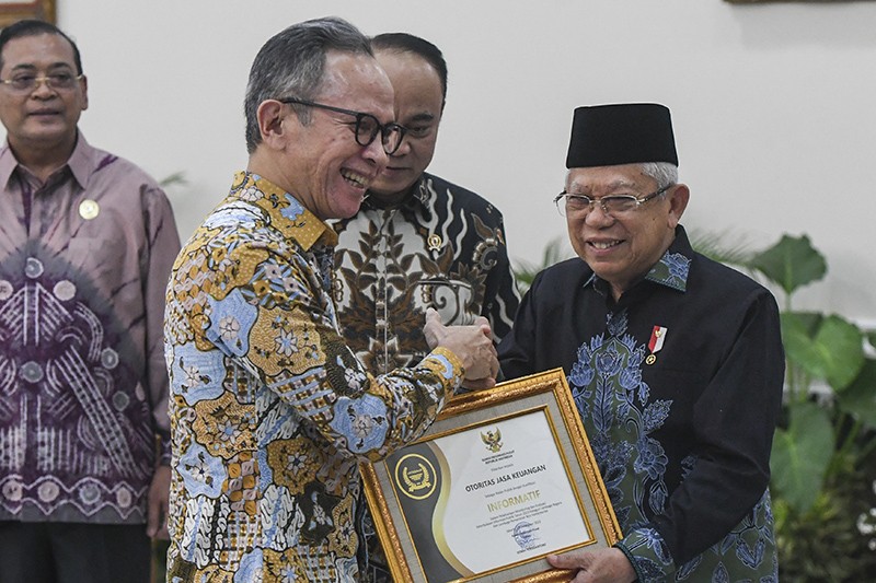 OJK Raih Penghargaan sebagai Badan Publik Informatif Terbaik Nasional - Bagian 2