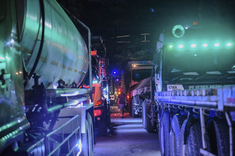 Sopir Kesulitan Dapat Solar, Truk Antre Berjam-jam di SPBU Kota Cilegon - Bagian 2
