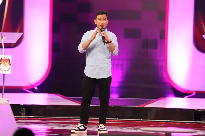 Ekspresi Gibran Dikuliahi Mahfud MD saat Debat Cawapres - Bagian 1