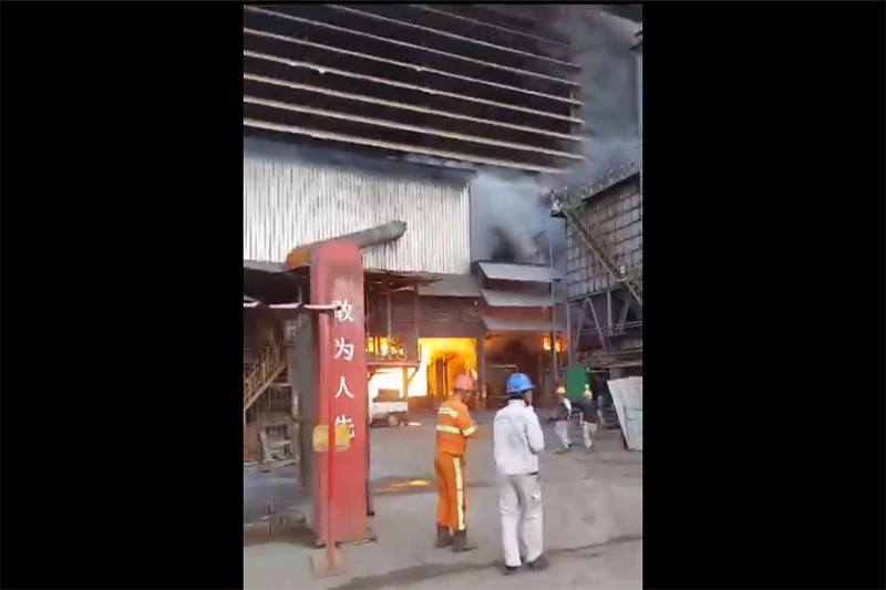 Sejumlah Pekerja Melompat dari Gedung Selamatkan Diri saat Ledakan Tungku Smelter di Morowali - Bagian 5