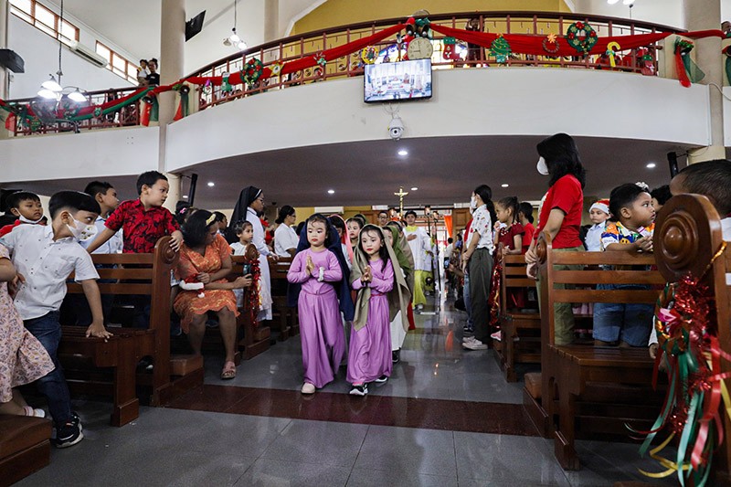 Momen Misa Natal Khusus Anak di Gereja Santo Servatius Bekasi - Bagian 1