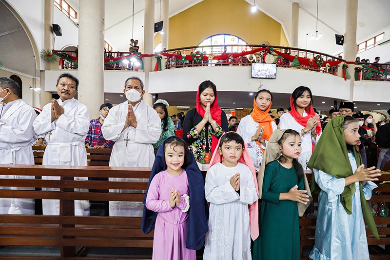 Momen Misa Natal Khusus Anak di Gereja Santo Servatius Bekasi - Bagian 2