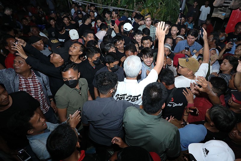 Riuh Masyarakat Klaten Sambut Kedatangan Ganjar untuk Menginap di Rumah Warga - Bagian 2