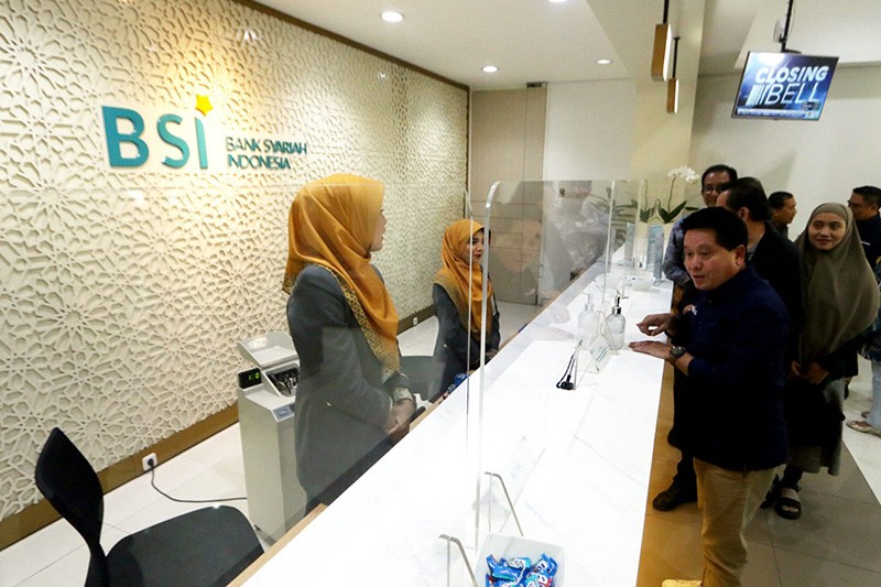 Pastikan Pelayanan Optimal, Top Manajemen BSI Terjun langsung Cek Layanan Akhir Tahun - Bagian 3