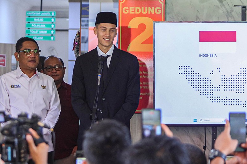 Senyum Jay Idzes Sah Jadi WNI, Siap Perkuat Timnas Indonesia - Bagian 1