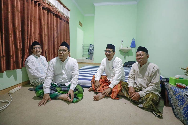 Momen Mahfud MD Nostalgia Jadi Santri, Menginap di Ponpes Nurul Qarnain Jember - Bagian 3