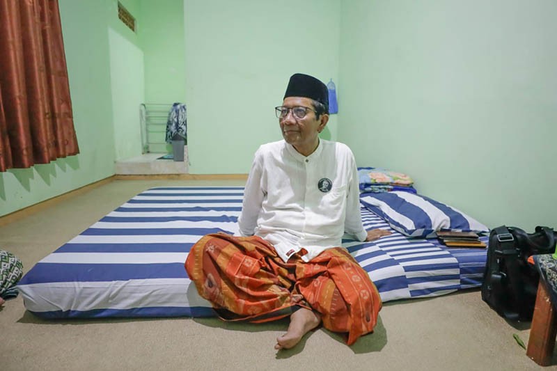 Momen Mahfud MD Nostalgia Jadi Santri, Menginap di Ponpes Nurul Qarnain Jember - Bagian 1