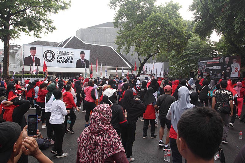 TPD Ganjar-Mahfud DKI Jakarta Gelar Senam Sat Set di Markas Pemenangan - Bagian 1