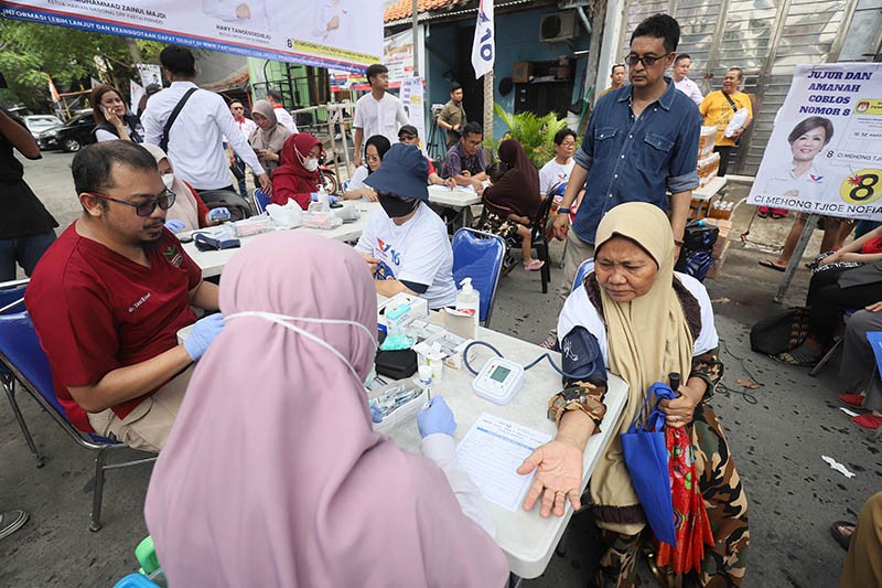 HT bersama Caleg Partai Perindo Ci Mehong Gelar Bazar Murah dan Pengobatan Gratis - Bagian 5