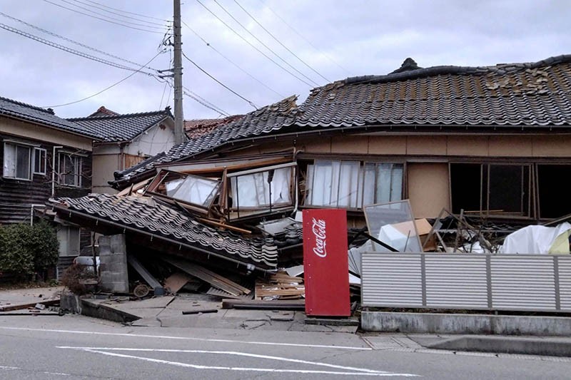 Detik-Detik Gempa Bumi Dahsyat Magnitudo 7,6 Guncang Jepang - Bagian 5