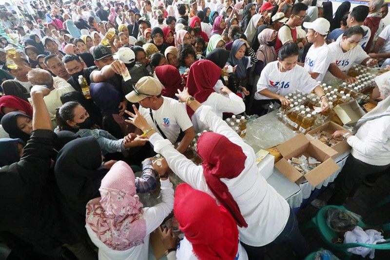 HT Tinjau Bazar Murah dan Cek Kesehatan Gratis Partai Perindo di Semarang - Bagian 3