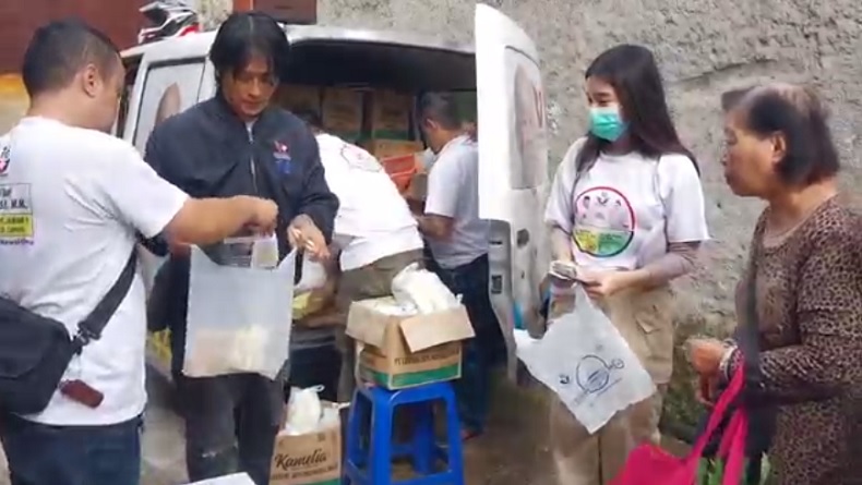 Caleg Perindo di Kota Bandung Gelar Tebus Murah Paket Sembako