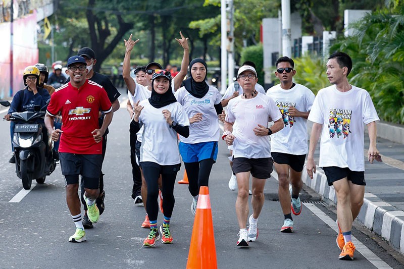 Sandiaga Uno Sat-Set Dukung Ganjar Pranowo, Lari Bareng di Penguin SeliweRUN - Bagian 5