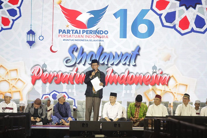 Cawapres Mahfud MD Hadiri Sholawat Persatuan Indonesia di Lamongan - Bagian 1