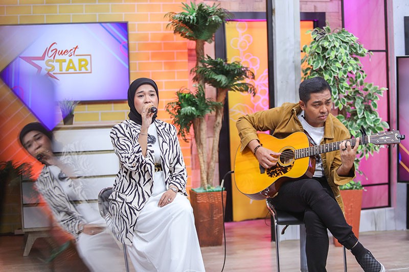 Ade Govinda Kolaborasi dengan Penyanyi Malaysia Ernie Zakri Rilis Lagu 'Masing-Masing' - Bagian 1