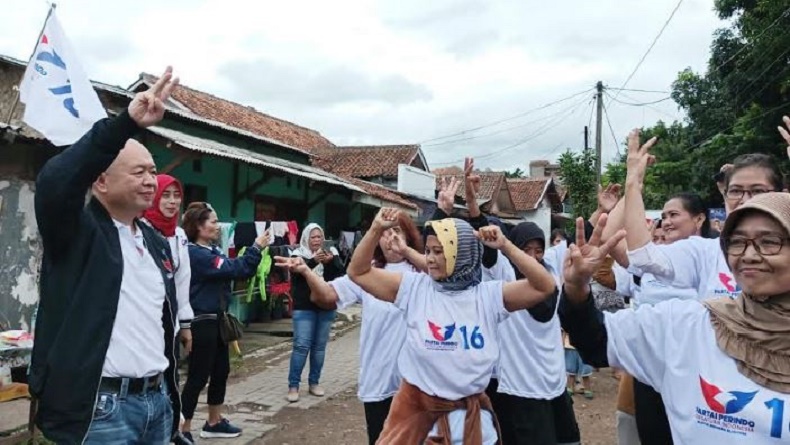 Caleg Partai Perindo Djoni Toat Hadir di Tengah Warga Cimahi, Gelar Senam dan Bazar Murah