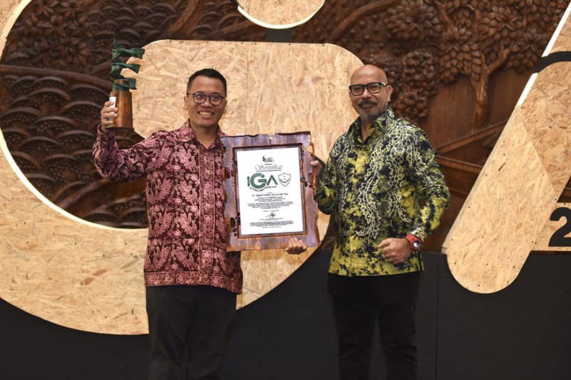 Program Edukasi Lingkungan Bebas Sampah dan eSIM Smartfren Raih Indonesia Green Awards 2024 - Bagian 1