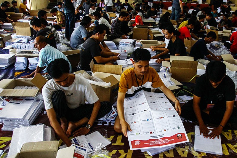 Pelipatan Surat Suara Pemilu 2024 di Palembang Dikebut - Bagian 4