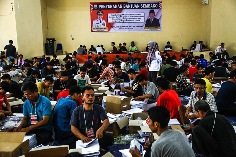 Pelipatan Surat Suara Pemilu 2024 di Palembang Dikebut - Bagian 3