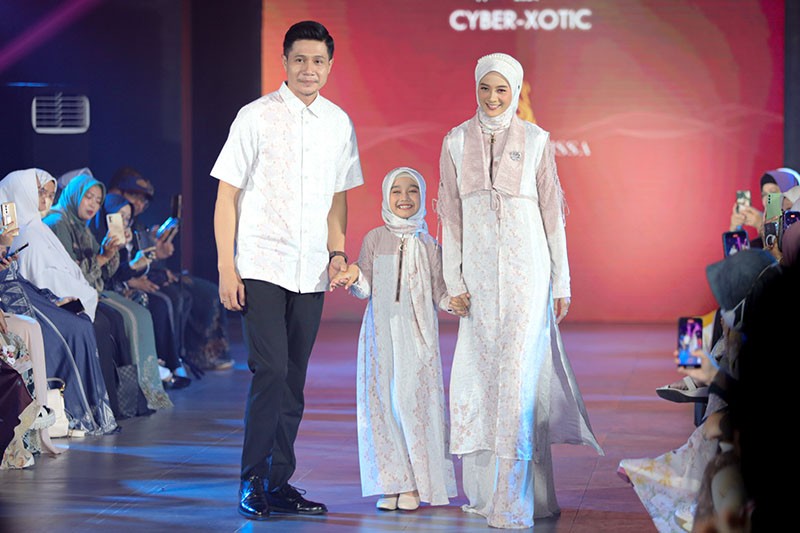 JFT 2024 Tampilkan Ragam Koleksi dari 51 Fesyen Desainer - Bagian 5