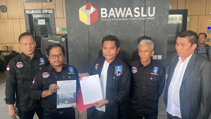 Diduga Gunakan Fasilitas Negara untuk Kampanye, Jokowi Dilaporkan ke Bawaslu - Bagian 1
