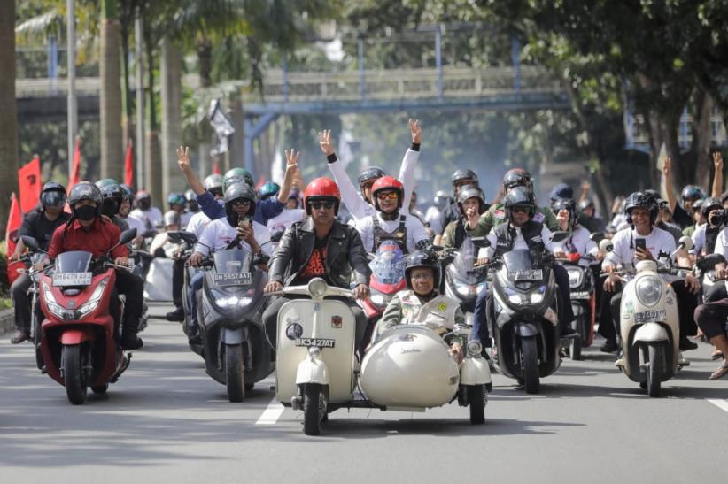 Mahfud MD Naik Motor Konvoi bersama Ribuan Pendukung di Pekanbaru - Bagian 1