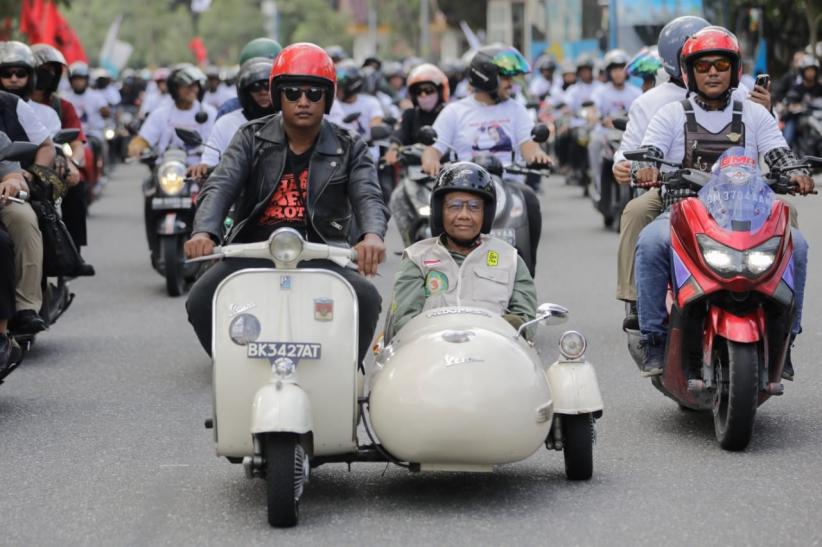 Mahfud MD Naik Motor Konvoi bersama Ribuan Pendukung di Pekanbaru - Bagian 4