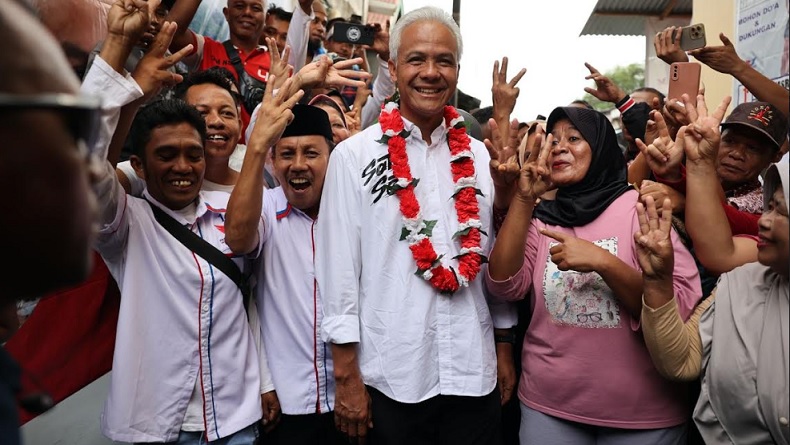 Tiba di Maluku, Ganjar Disambut Meriah Ribuan Warga 