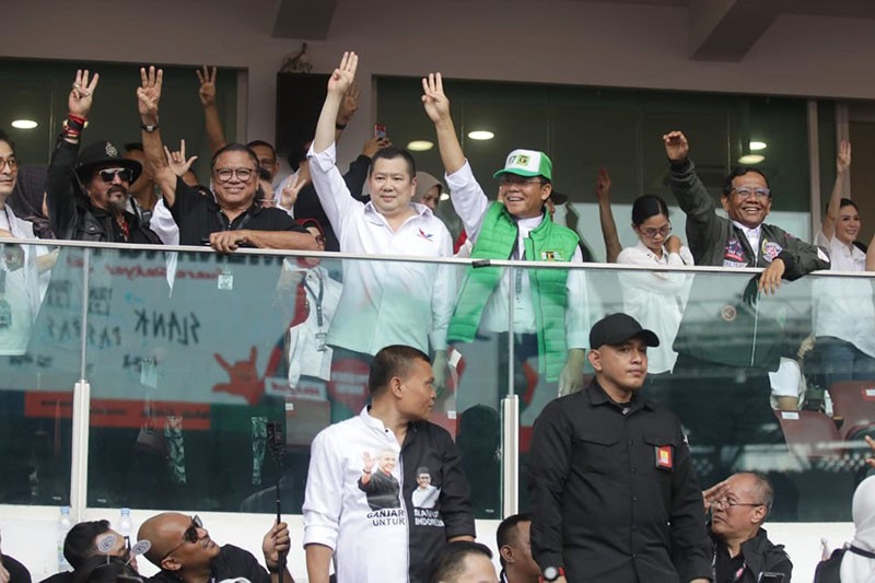 Momen HT bersama Ketum Parpol Pendukung Ganjar-Mahfud Salam 3 Jari - Bagian 2